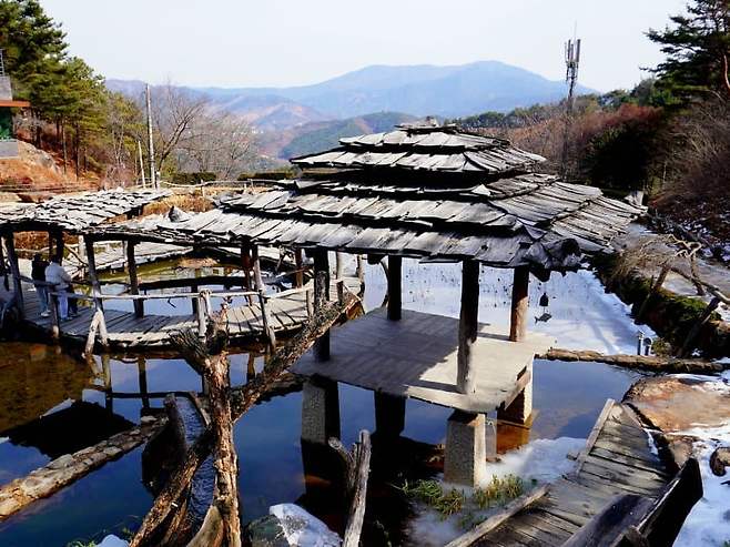 098ef376b58368f02095e69236ef203ed20778062cf88906ec