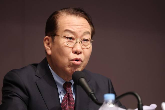 권영세 국민의힘 비상대책위원장이 17일 서울 중구 한국프레스센터 국제회의장에서 열린 관훈클럽 초청 토론회에서 기조연설을 하고 있다. 2025.2.17. 뉴스1