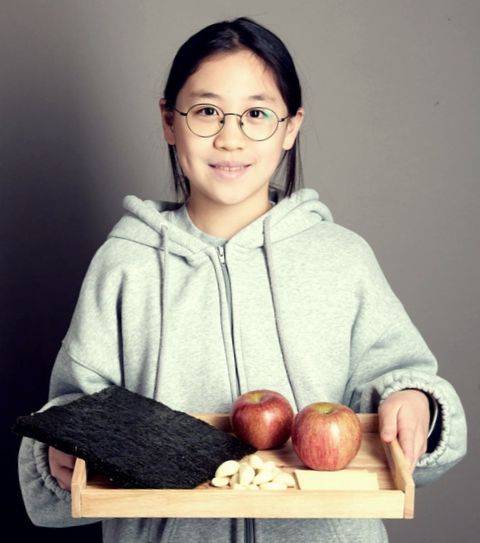 해찬송학 김에서는 사과·마늘·치즈맛 등 다양한 맛의 김을 판매한다.