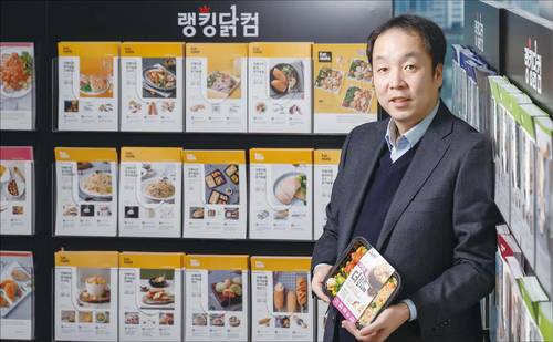 1980년생/ 전북대 수의학·건국대 실험동물의학과 석사/ 2006년 켐온 시험책임자/ 2009년 서울동물메디컬센터 원장/ 2012년 노터스(현 에이치엘비바이오스텝) 대표/ 2022년 온힐 대표(현)/ 2024년 푸드나무 대표이사·CEO(현) [윤관식 기자]