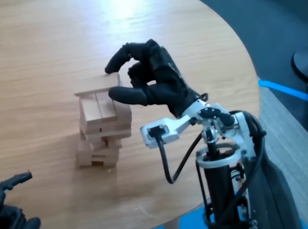 구글의 제미나이 2.0 출시 영상에 등장한 로봇 [구글 공식 유튜브 캡처]