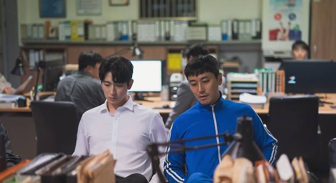 ‘마녀’ 연출을 맡은 김태균 감독과의 인연으로 1회에 특별출연한 윤박과 주지훈(왼쪽부터). 사진제공|채널A