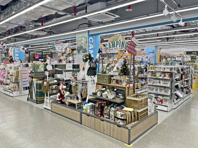 부산 신세계프리미엄아울렛 내 다이소 매장 전경./사진=신세계사이먼 제공