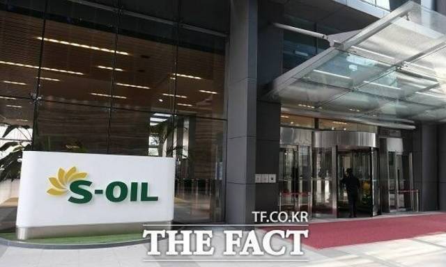 에쓰오일의 초대형 석유화학설비 건설 공정인 '샤힌 프로젝트'가 절반을 넘어 본궤도에 접어들면서 국내 석유화학 기업들이 긴장하고 있다. /더팩트 DB