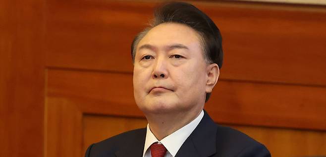 윤석열 대통령이 지난 13일 서울 종로구 헌법재판소에서 열린 탄핵심판 8차 변론에 출석해 있다. /헌법재판소