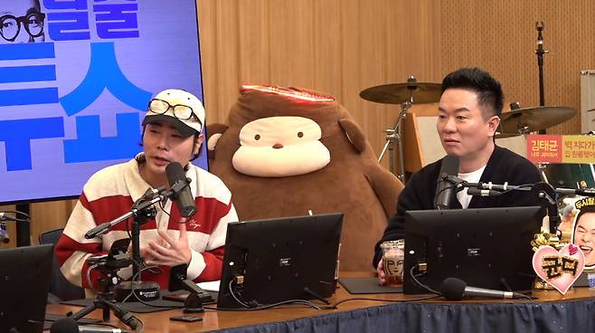 왼쪽부터 뮤지, 김태균 (사진=SBS 파워FM ‘두시탈출 컬투쇼’ 캡처)