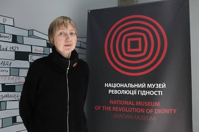 2013~2014년 우크라이나에서 친러시아 정부에 반대해 일어났던 대규모 시위인 ‘유로마이단 혁명’을 기리는 ‘명예 혁명 박물관’의 카테리나 로마노바 부소장. 장예지 특파원