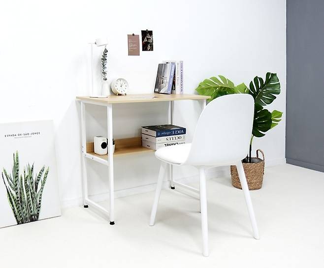 이지라이프 슬림 모던 테이블