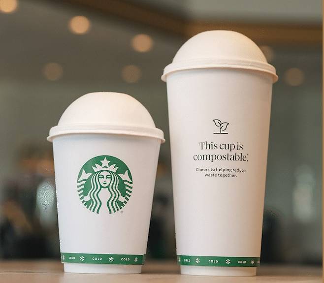 미국 스타벅스가 최근 14개 주 매장에 플라스틱 컵 대신 도입한 컴포스터블 컵./사진제공=스타벅스