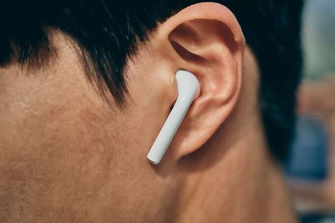 무선 이어폰. 게티이미지뱅크