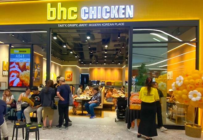 bhc 태국 10호점 매장(다이닝브랜즈그룹 제공)