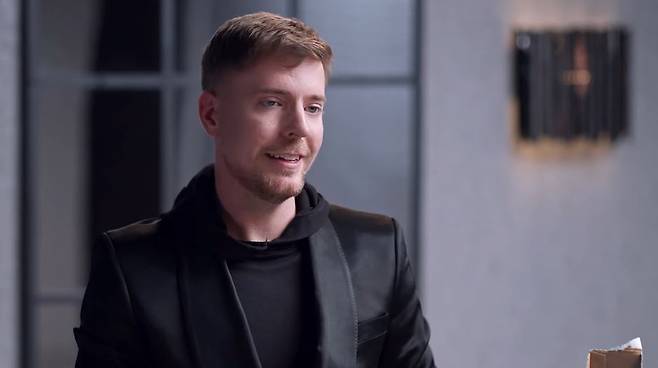 세계 구독자 수 1위 유튜버 미스터비스트(26)가 크론병을 앓고 있다고 밝혔다./사진=유튜브 채널 ‘The Diary Of A CEO’ 캡처