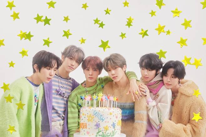 NCT의 막내인 NCT 위시. 왼쪽부터 료, 재희, 유우시, 시온, 사쿠야, 리쿠. SM엔터테인먼트 제공