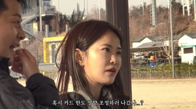 결혼을 앞둔 코미디언 김준호와 김지민 커플이 티격태격 케미를 드러냈다. 유튜브 채널 ‘준호 지민’ 영상 캡처