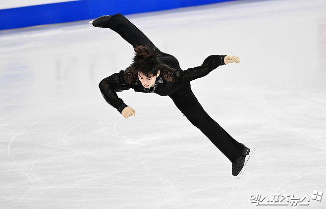 피겨스케이팅 차준환이 20일 서울 목동아이스링크에서 열린 ISU 사대륙선수권대회 남자 싱글 쇼트프로그램에서 연기하고 있다. 목동, 박지영 기자