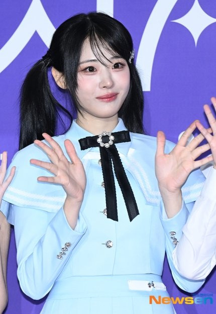 IMG_3398.jpeg 오늘자 디 어워즈 QWER 레드카펫 사진