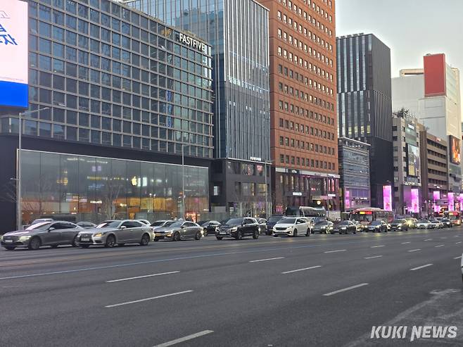 갤럭시S25 울트라로 촬영한 도로 사진. 정우진 기자