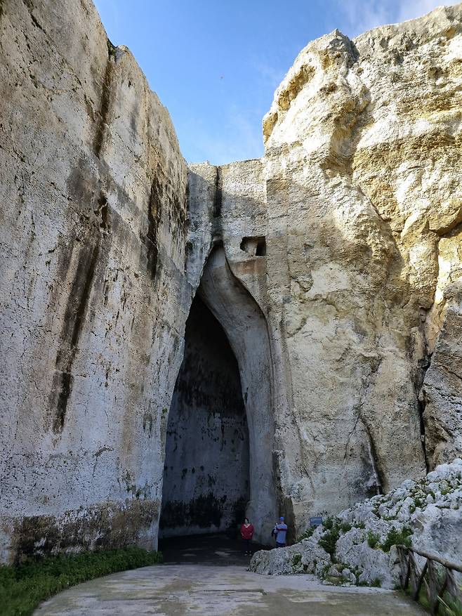 디오니시우스의 귀.