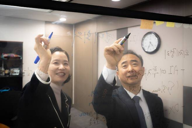 더불어민주당 임문영 디지털특별위원장(우측), 조국혁신당 이해민 의원. (사진=더불어민주당)