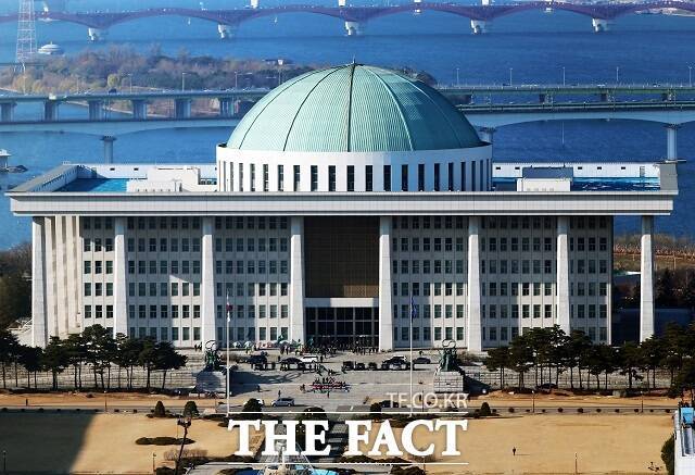 22대 국회에서도 의정 실적을 부풀리기 위해 문구를 조금 바꾸는 식으로 사실상 거의 내용이 비슷한 법안들이 발의되고 있다. /더팩트 DB