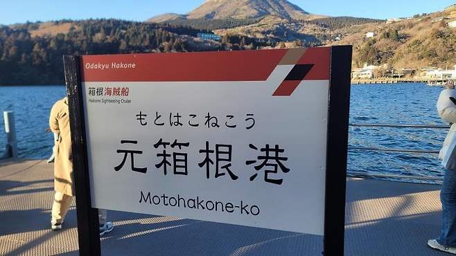 7fed8273b5836bf651ee80e54e8076732b247a7ceec3533e6a7b66584b6159f5