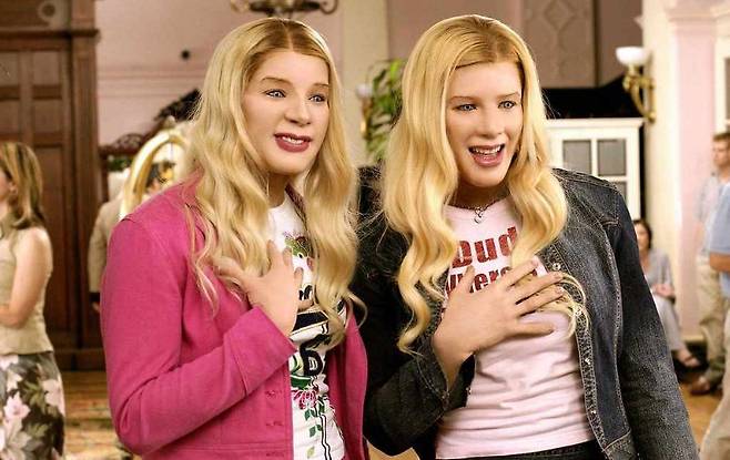 IMG_0747.jpeg 코미디 영화 <화이트 칙스> 2편 제작 예정