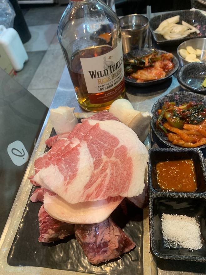 KakaoTalk_20250224_083120659_01.jpg 위스키와 쏘고기, 불타는 금요일