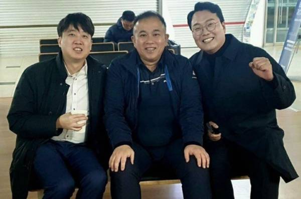 정치 브로커 명태균씨 측이 이준석 개혁신당 의원의 정치생명을 끝장낼 수 있다며 강력히 경고했다. 사진은 이준석 개혁신당 의원과 명태균씨, 천하람 개혁신당 원내대표 겸 당대표 권한대행의 모습(왼쪽부터). /사진=뉴스1(SNS 캡처)