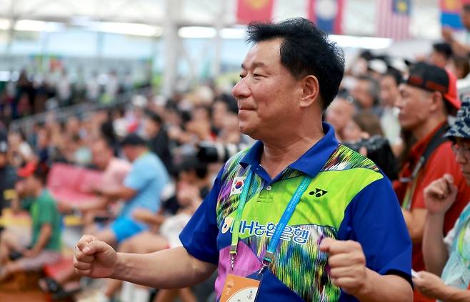 대한체육회 체육상 시상식에서 지도 부문 우수상을 받은 김백수 감독. 대한소프트테니스협회 제공