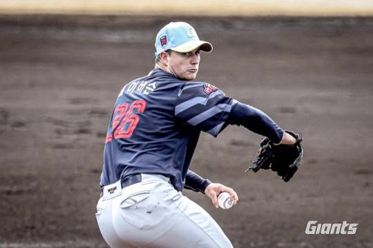 롯데 자이언츠의 새 외국인 투수 터커 데이비슨. (롯데 자이언츠 제공)