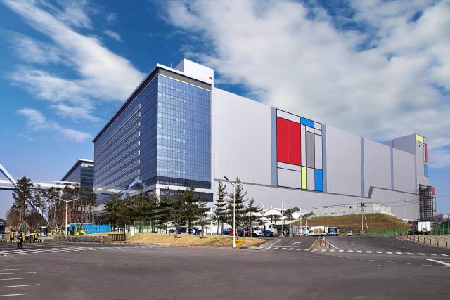 경기도 화성에 위치한 삼성전자 극자외선(EUV) 전용 기지 V1라인. 사진제공=삼성전자