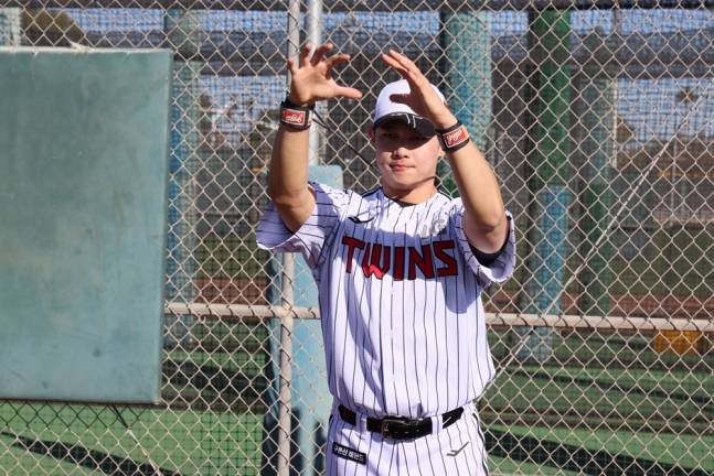 LG 투수 김영우는 스프링캠프에서 크게 성장하며 투수 부문 수훈 선수로 선정됐다. 마무리 투수 장현식이 부상으로 이탈한 현재, 그 자리를 채울 유력 후보로 많은 기대를 받고 있다. LG 트윈스