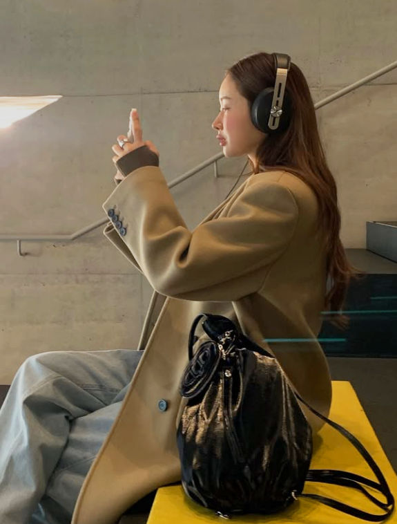 차정원 블랙 가죽백