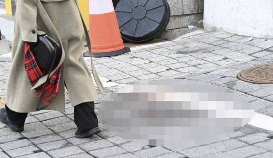 26일 오전 흉기 피습 사고 난 광주 금남로 도로.(사진=뉴시스)