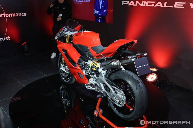 두카티 뉴 파니갈레 V2 S