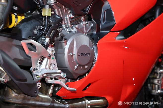 두카티 뉴 파니갈레 V2 S