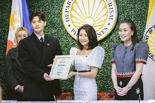 배우이자&nbsp;가수인&nbsp;서인국이 필리핀 관광 홍보대사가 돼 필리핀 관광 매력알 알린다.&nbsp;/사진-필리핀관광부