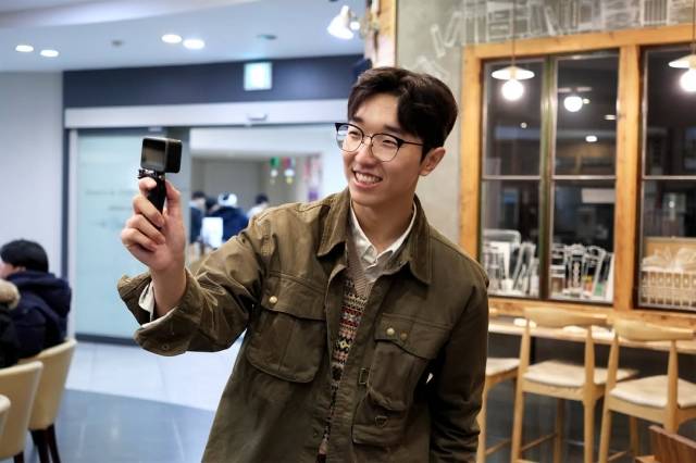 나 전도사가 지난달 경기도 성남 만나교회에서 교회록 시즌 2 관련 촬영을 하고 있다. 나 전도사 제공