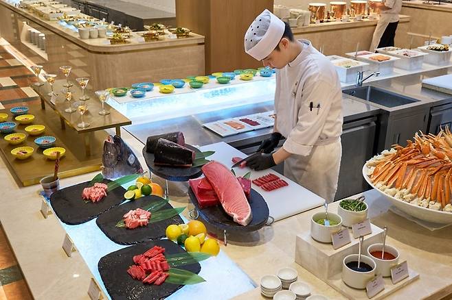 그랜드 머큐어 임피리얼 팰리스 서울 강남 뷔페 레스토랑에서 3~4월 ‘2+1 프로모션’을 진행한다. / 사진=그랜드 머큐어 임피리얼 팰리스 서울 강남