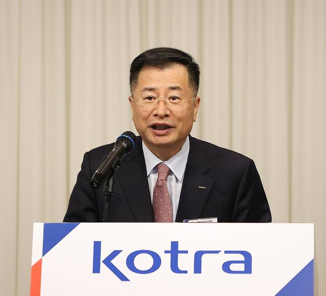 Kang Kyung-sung, president of the Korea Trade-Investment Promotion Agency, speaks at a press event in central Seoul on Feb. 27 to commemorate his first 100 days in office. [KOTRA]