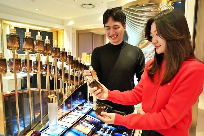 롯데백화점, 3월 맞아 화장품 인기 상품 기획전 <사진=롯데백화점>