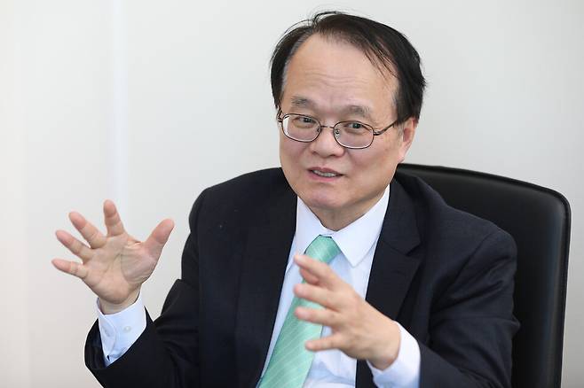 2월26일 서울 여의도 파크원빌딩에서 권재열 경희대학교 법학전문대학원 교수가 시사저널과 인터뷰를 하고 있다.&nbsp;ⓒ시사저널 박은숙