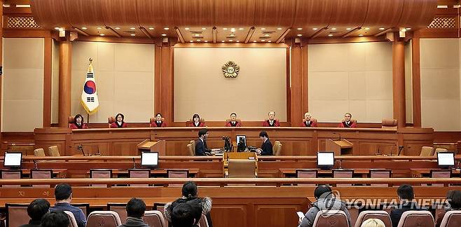 헌법재판소 '마은혁 임명보류' 권한쟁의 선고 (서울=연합뉴스) 임화영 기자 = 27일 서울 종로구 헌법재판소에서 최상목 대통령 권한대행 부총리 겸 기획재정부 장관이 마은혁 헌법재판소 재판관 후보자를 임명하지 않은 것이 위헌인지 여부에 대한 권한쟁의심판 사건이 열리고 있다. 2025.2.27 [공동취재] hwayoung7@yna.co.kr