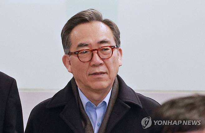 귀국하는 조태열 외교부 장관 (영종도=연합뉴스) 한종찬 기자 = 뮌헨안보회의(MSC)에 참석한 조태열 외교부 장관이 17일 인천국제공항을 통해 귀국하고 있다. 2025.2.17 saba@yna.co.kr