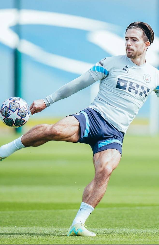 7892679910_486616_8543a53e781b719c3339cebb86df7214.jpg 그릴리쉬 ㅎㄷㄷ한 종아리 굵기 수준 . jpg