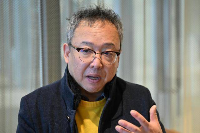 지난 25일 서울 역삼동 한 카페에서 김재규의 조카 김성신 교수가 10·26 재심 결정에 대해 설명하고 있다. 정다빈 기자