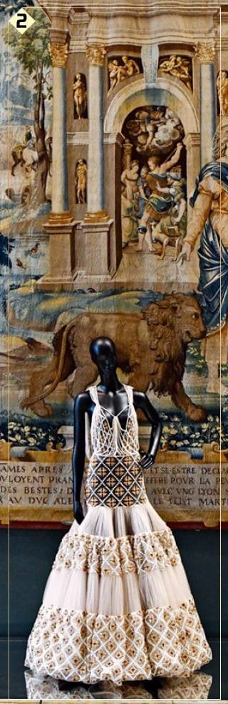 펜디가 2019 F/W에서 선보인 드레스