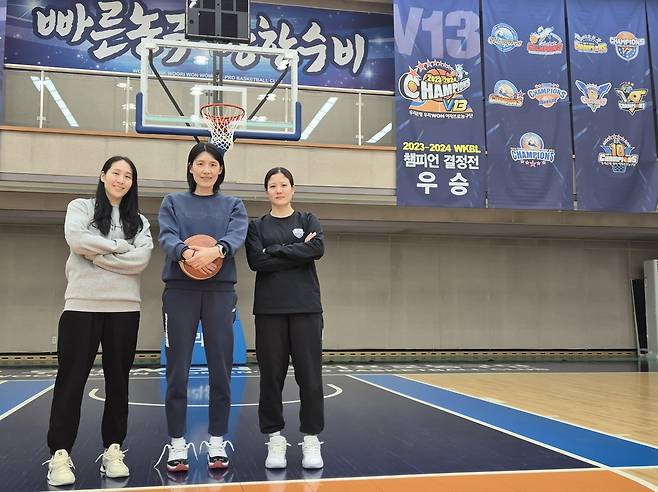 미야사카 모모나, 전주원 코치, 스나가와 나츠키 [촬영 이의진]