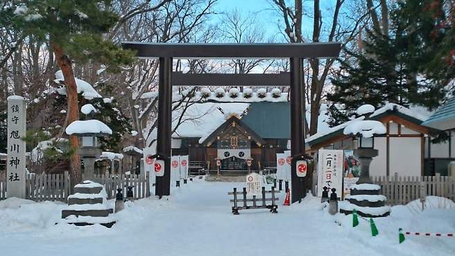 1d94f308ccf107f43eed83e547837002c5da0ed737c84d8b660d423cf6c4ad4e7b12fbf8cab1522ee475