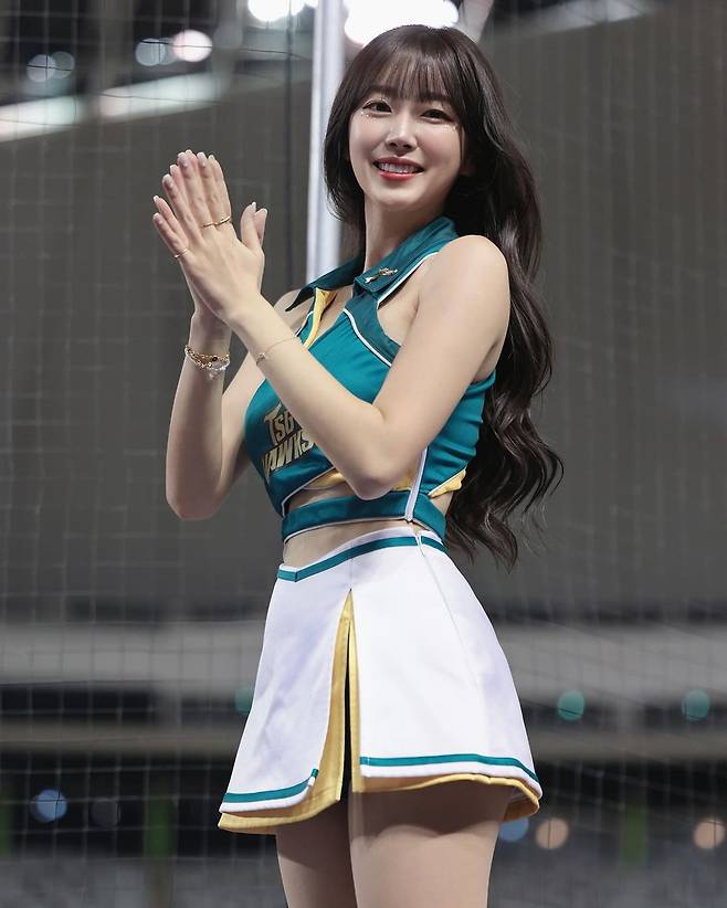 wlgus2qh_4928583365.jpg 오피셜)SSG랜더스 안지현 치어리더 영입